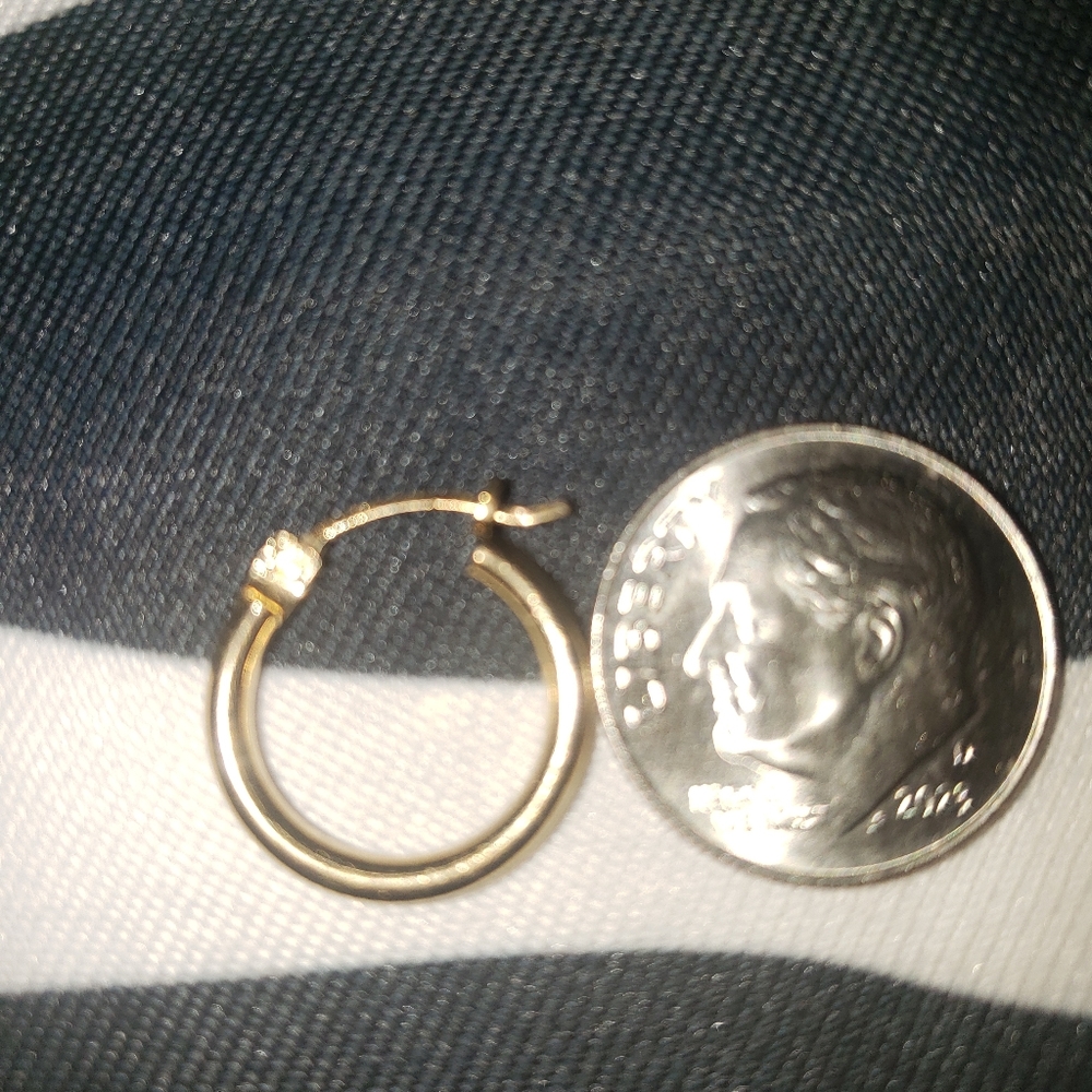 Men's/Women's 10K Gold Single Small Hoop Earring - Picture 3 of 8